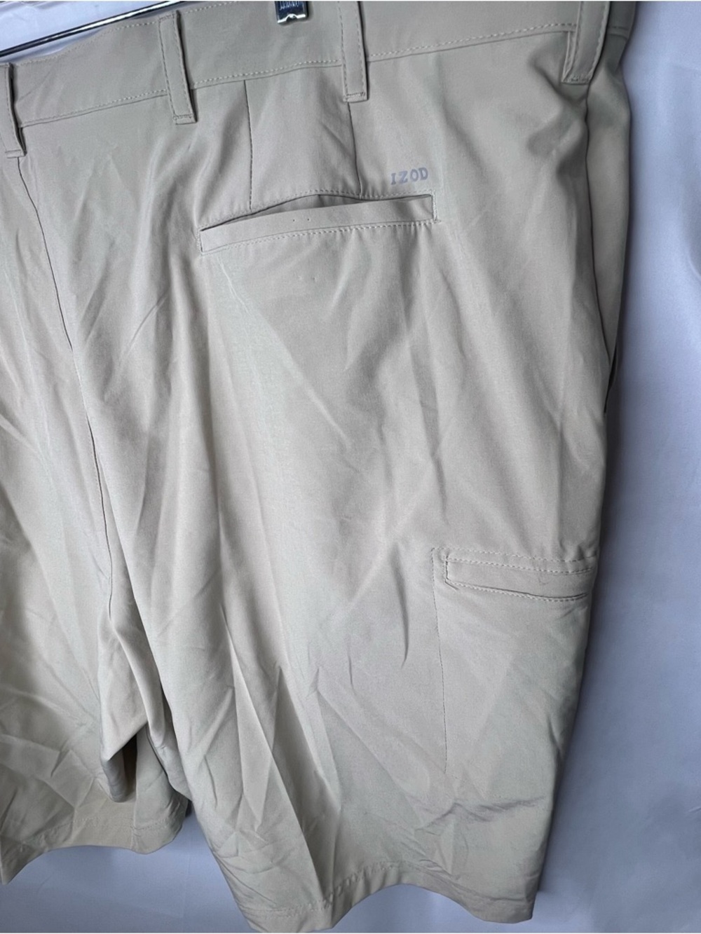IZOD Mens Golf Swing Flex Cargo Shorts Size 54 Khaki Beige Moisture Wicking - Picture 8 of 12